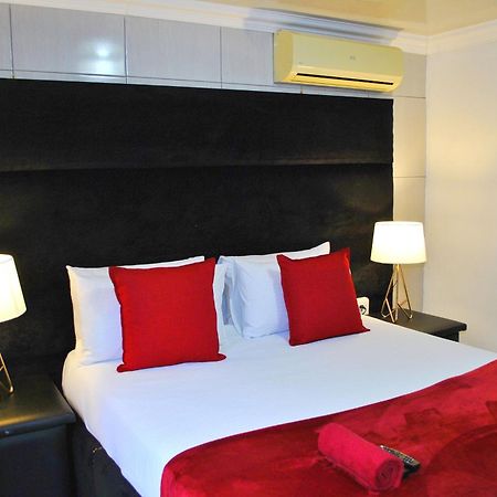 Lapologa Bed & Breakfast Тзанеен Экстерьер фото