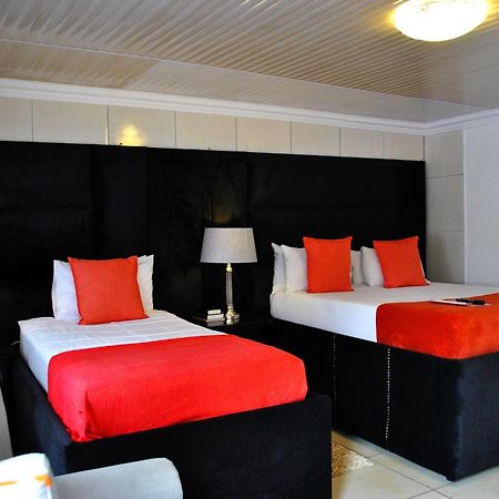 Lapologa Bed & Breakfast Тзанеен Экстерьер фото