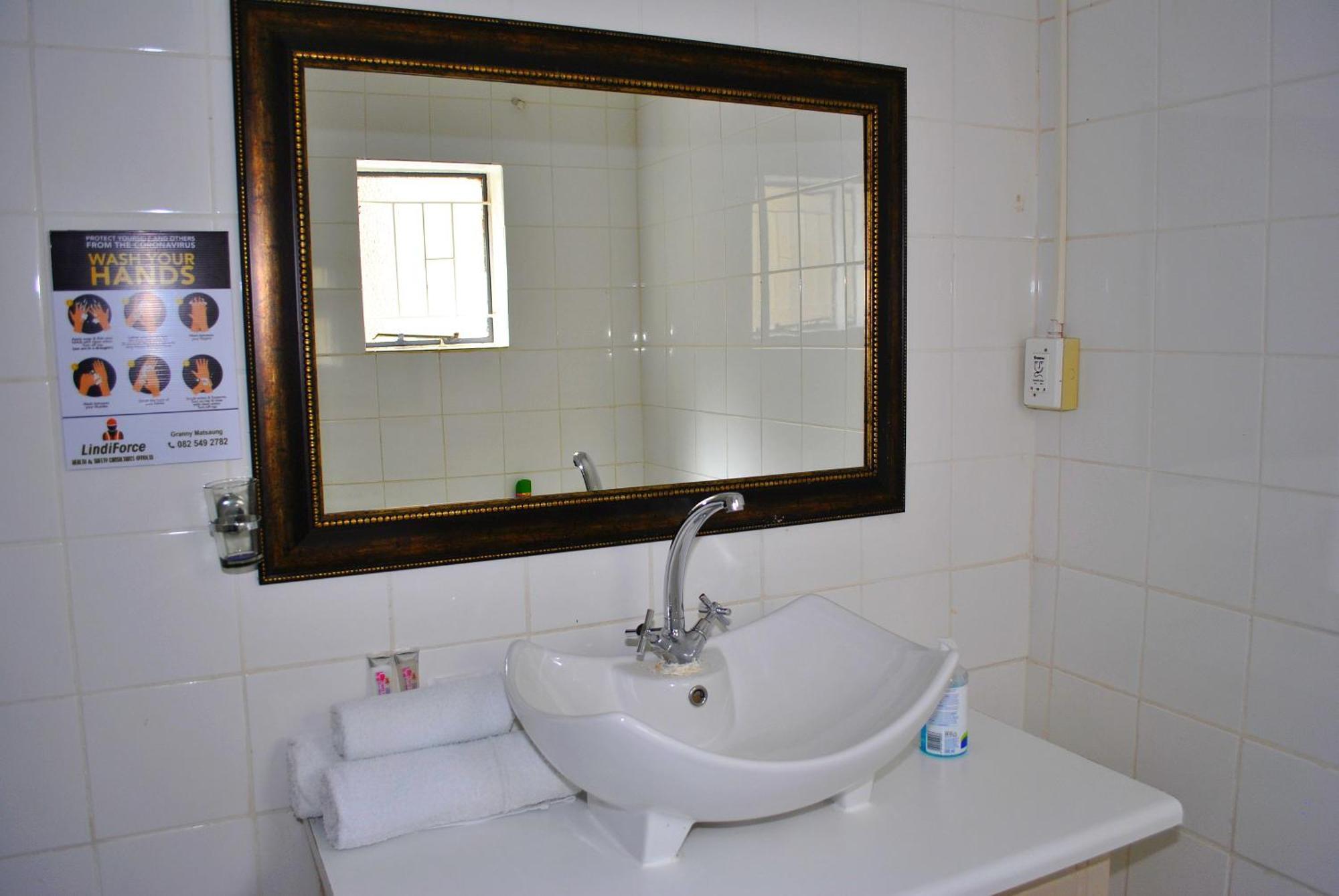 Lapologa Bed & Breakfast Тзанеен Экстерьер фото