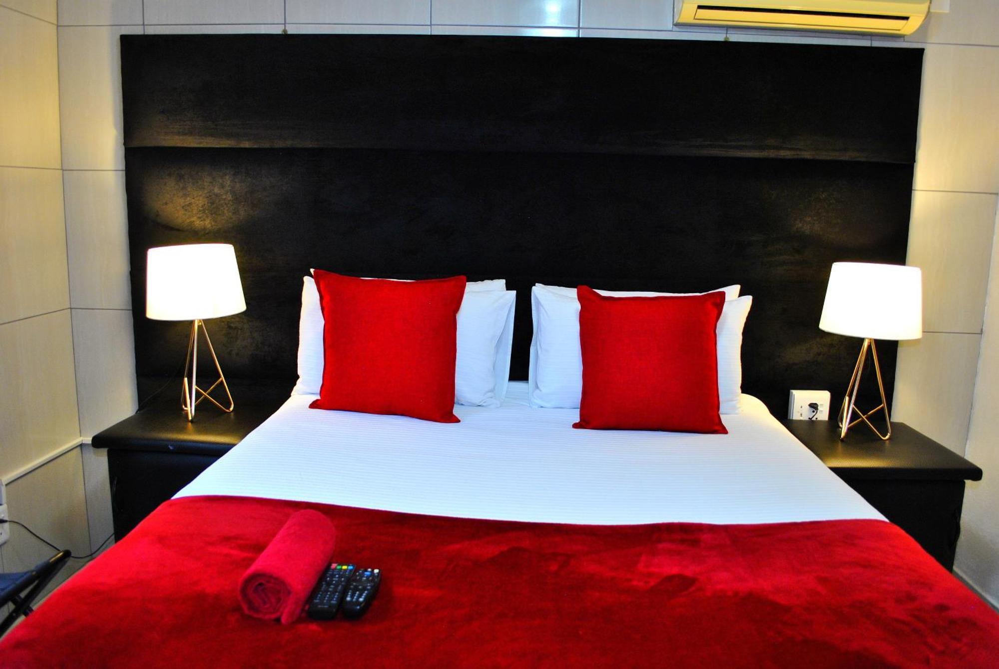 Lapologa Bed & Breakfast Тзанеен Экстерьер фото