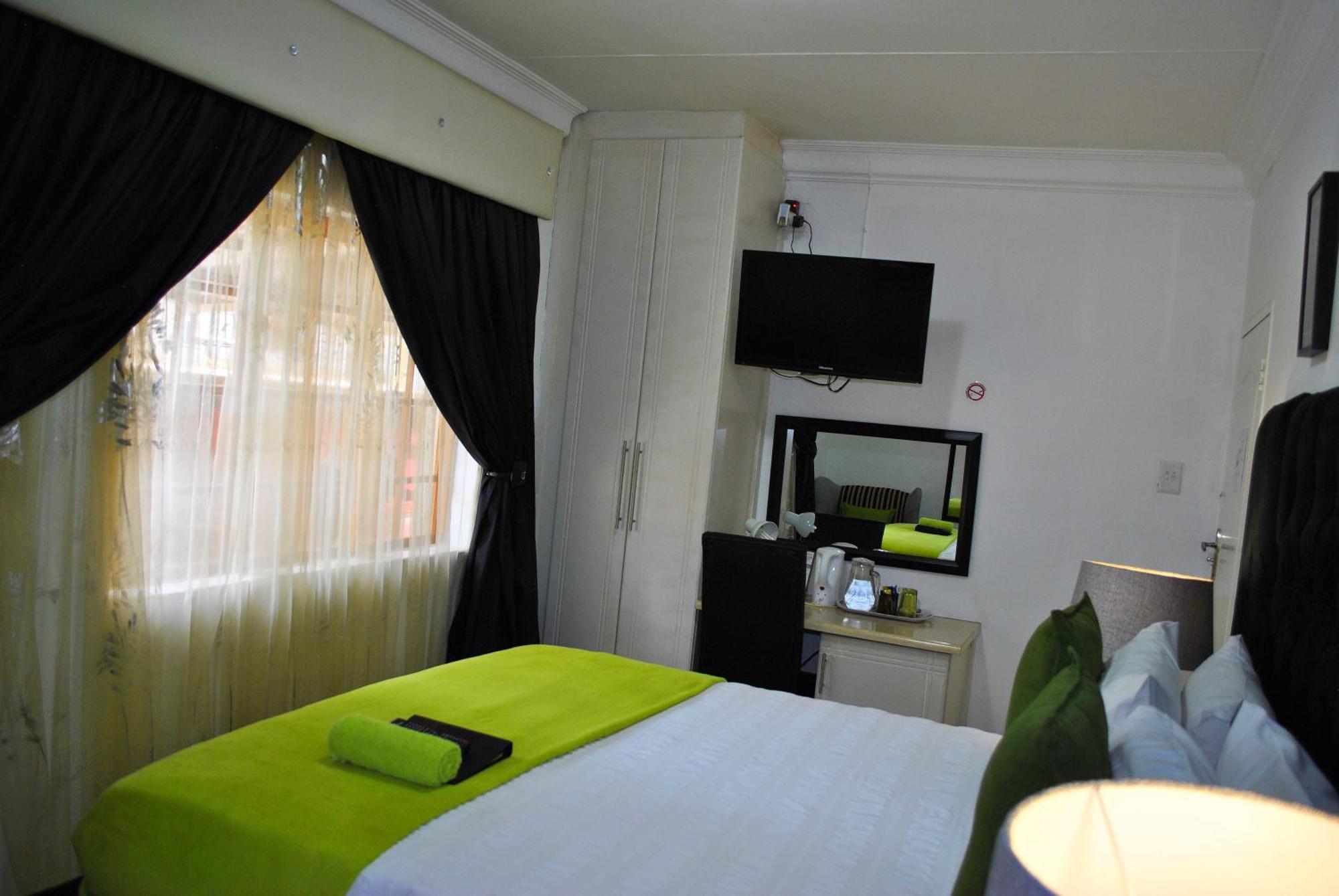 Lapologa Bed & Breakfast Тзанеен Экстерьер фото