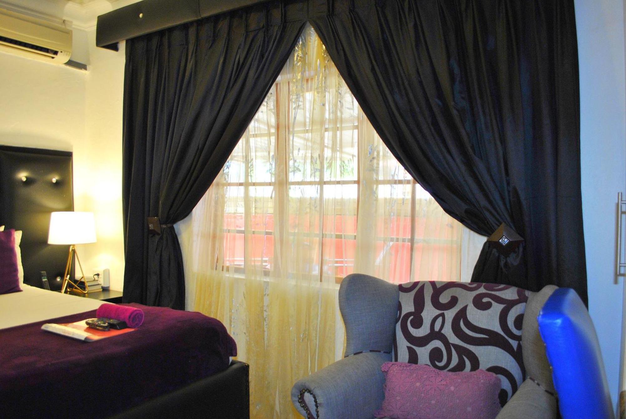 Lapologa Bed & Breakfast Тзанеен Экстерьер фото