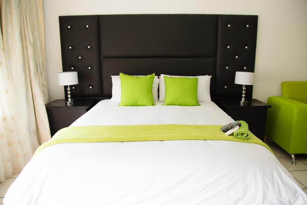 Lapologa Bed & Breakfast Тзанеен Номер фото